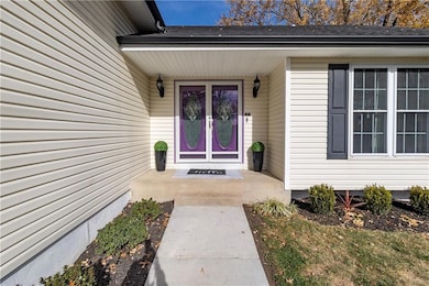 160 E Nelson Cir, Olathe, KS 66061 - photo 2