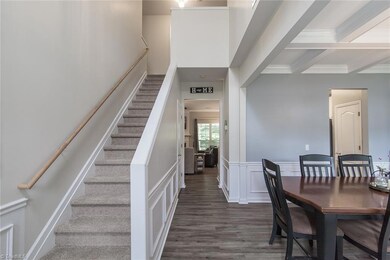 Brand new carpeting in the entire upstairs!