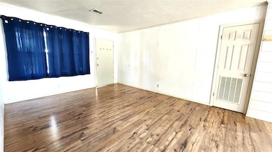 1208 E Rose Dr, Shawnee, OK 74804 - photo 4