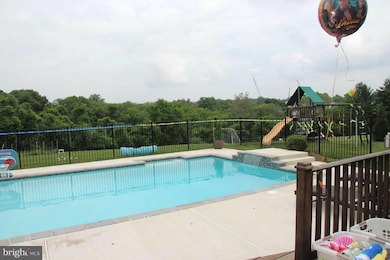 12065 Wetherfield Ln, Potomac, MD 20854 - photo 4