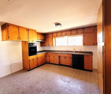 251 Riverside Dr, El Paso, TX 79915 - photo 7