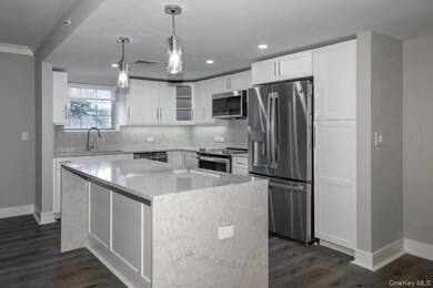 100 Glen St unit 2320, Glen Cove, NY 11542 - photo 2