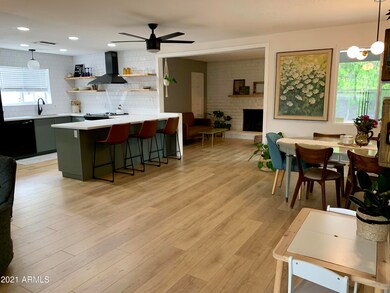 Dining to Kitchen
