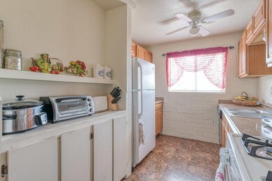 5 - Kitchen