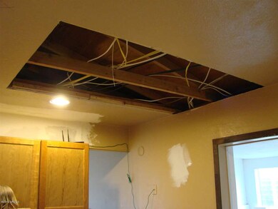 Kitchen cieling