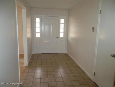 754 E Oak St, Lebanon Junction, KY 40150 - photo 5