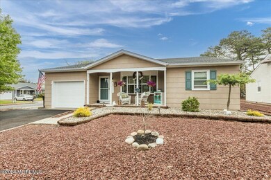 135 Castleton Dr, Toms River, NJ 08757 - photo 5