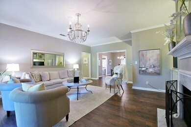 SPACIOUS LIVING ROOM