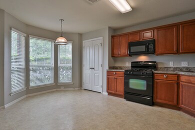 398 Henry St, Alvin, TX 77511 - photo 4