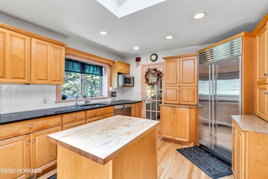 14 Copperfield Ct, Eatontown, NJ 07724 - photo 6