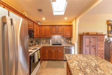 5818 Burning Tree Ln, Macungie, PA 18062 - photo 4