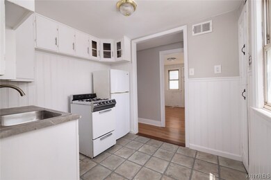 166 Ladner Ave, Buffalo, NY 14220 - photo 4