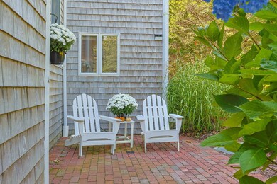 6-web-or-mls-114-tupper-rd-unit-4b