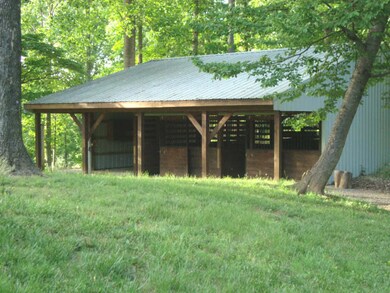 357 Padgetts Hill Road stable