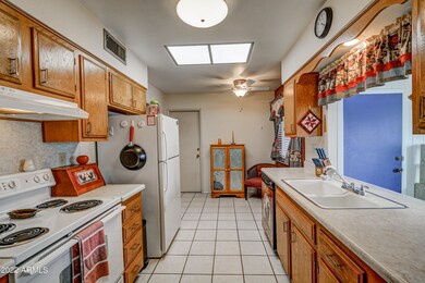 14014 N Newcastle Dr, Sun City, AZ 85351 - photo 4