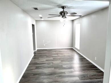 11806 Kirknoll Dr, Houston, TX 77089 - photo 4