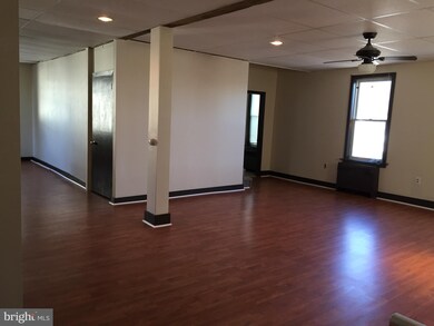 118 S Line St, Lansdale, PA 19446 - photo 4