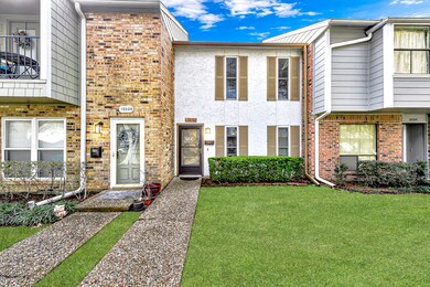 10302 Longmont Dr unit 42, Houston, TX 77042 - photo 2