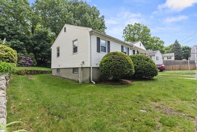 9 Graybriar Ln, Lynn, MA 01902 - photo 3