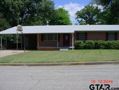 1521 1521 Crockett Dr, Tyler, TX 75701 - photo 2