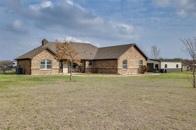 105 S Casey Ct, Springtown, TX 76082 - photo 2