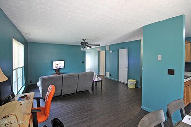 9211 Jefferson Ave, Louisville, KY 40291 - photo 6