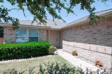 503 Robinwood Dr, Wylie, TX 75098 - photo 2