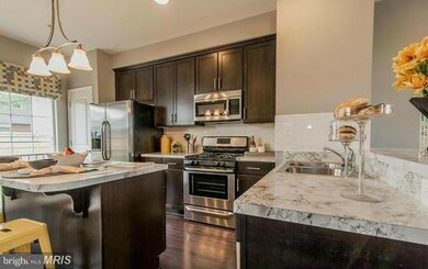 2714 Theresa Ln, Baltimore, MD 21227 - photo 4