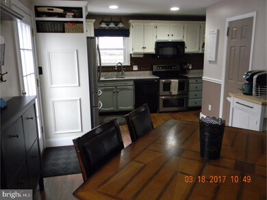 422 N Main St, Sellersville, PA 18960 - photo 7