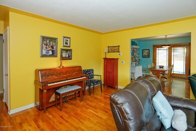 733 Forest St, Marshall, MI 49068 - photo 2