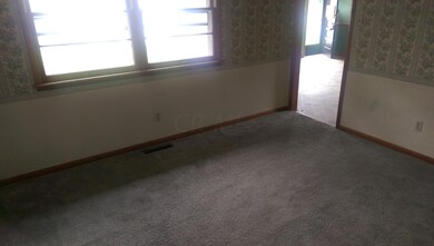 5216 Bagley dining room
