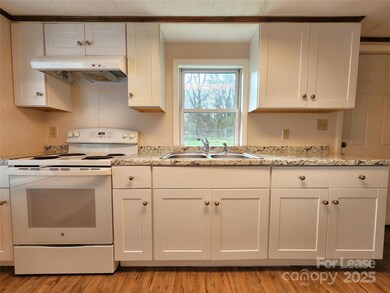 922 S Meeting St, Statesville, NC 28677 - photo 6