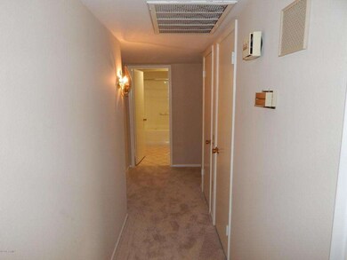 17410 N Lindgren Ave, Sun City, AZ 85373 - photo 7