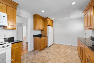 52 Cos Cob Ave unit 2, Cos Cob, CT 06807 - photo 4