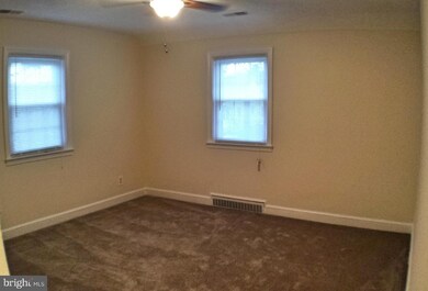 5561 Ashbourne Rd unit 2, Halethorpe, MD 21227 - photo 2