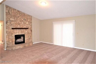 920 Aries Rd W, Jacksonville, FL 32216 - photo 4