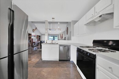 10102 Rosbrook Dr, Houston, TX 77038 - photo 7