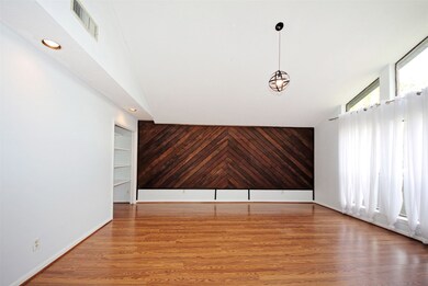 5607 Council Grove Ct, Houston, TX 77088 - photo 4