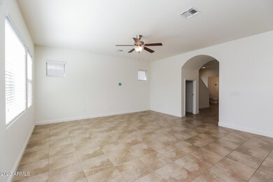 003-photo-living-room-7026511