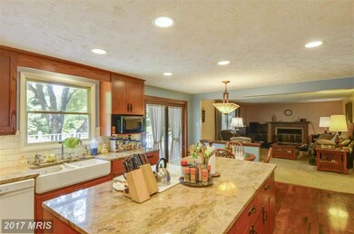 20509 Watkins Meadow Dr, Germantown, MD 20876 - photo 4
