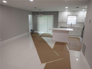 KITCHEN/DINING AREA