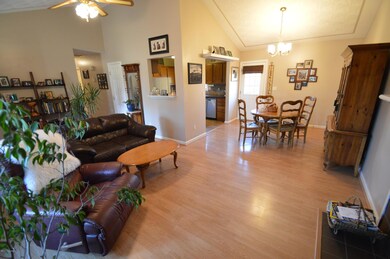 296 Brian Dr, Shepherdsville, KY 40165 - photo 2