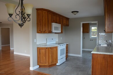 7407 Mayrow Dr, Louisville, KY 40291 - photo 4