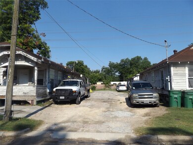 5617 Elysian St unit 8, Houston, TX 77009 - photo 4