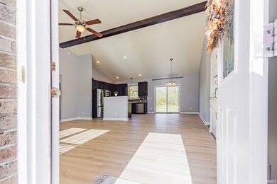 422 S Bridgewater Ln, Muncie, IN 47304 - photo 3