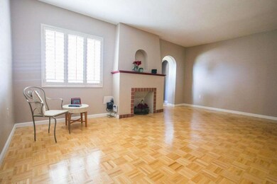 LIVING ROOM!