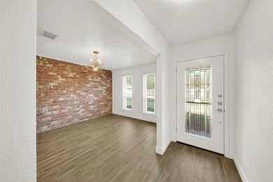 3732 Laura Leigh Dr, Friendswood, TX 77546 - photo 2