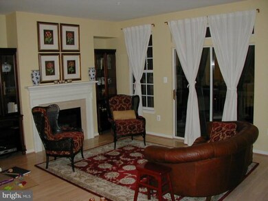 114 Penwick Cir, Frederick, MD 21702 - photo 2