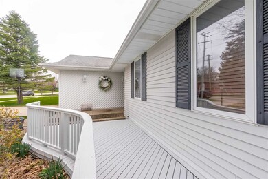 1606 W 12th St, Cedar Falls, IA 50613 - photo 3