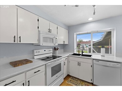 21560 SW Augusta St, Beaverton, OR 97006 - photo 6